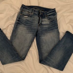 American Eagle medium wash mom jeans